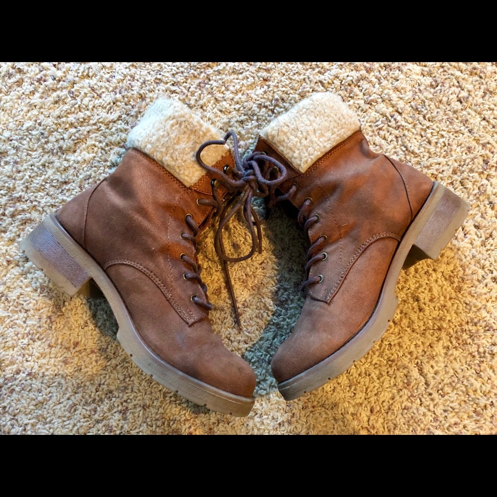 Brown Combat Boots with Fur